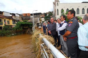 2009 - Visita a Manhuaçu com Aécio Neves